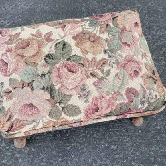 Vintage floral rose tapestry footstool - Picture 2 of 2